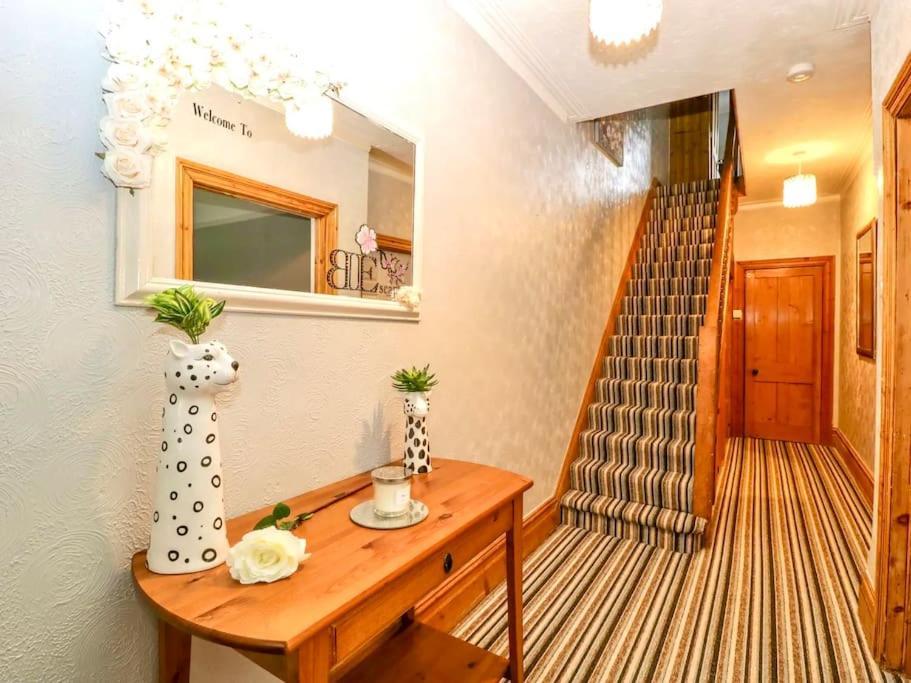 Homely Haven: Spacious 4-Bedroom with Free Parking & Fast Wi-Fi Bournemouth Exterior photo